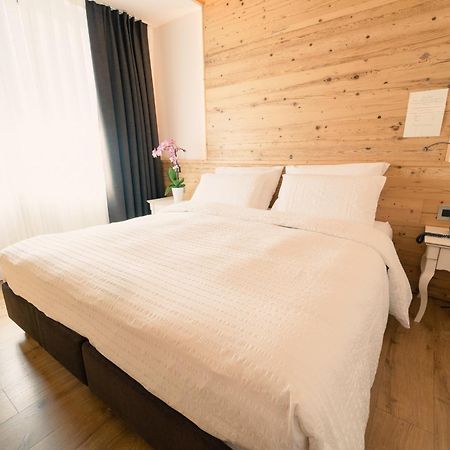 Hotel La Baita Мадонна-ди-Кампильо Экстерьер фото