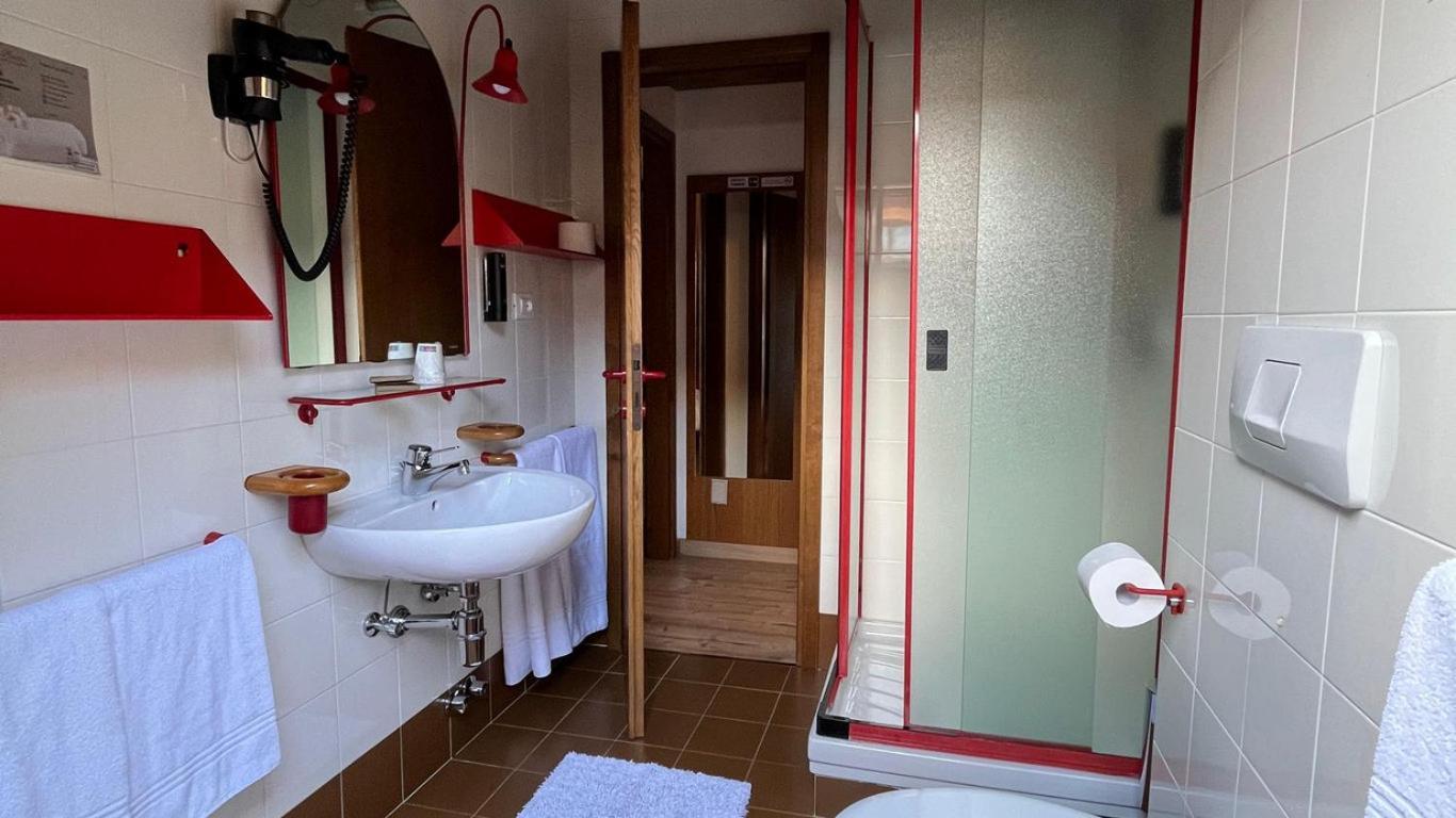 Hotel La Baita Мадонна-ди-Кампильо Экстерьер фото