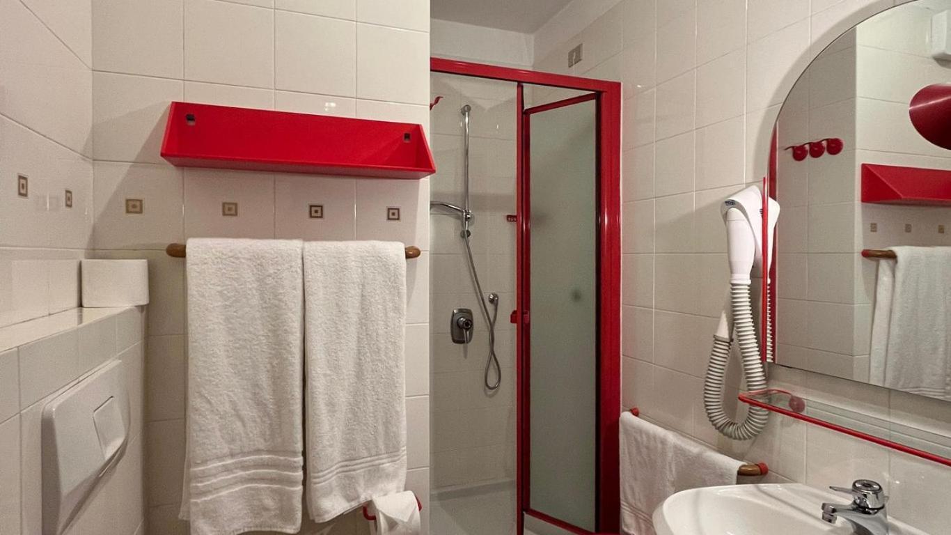 Hotel La Baita Мадонна-ди-Кампильо Экстерьер фото