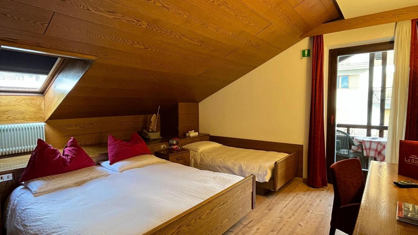 Hotel La Baita Мадонна-ди-Кампильо Экстерьер фото