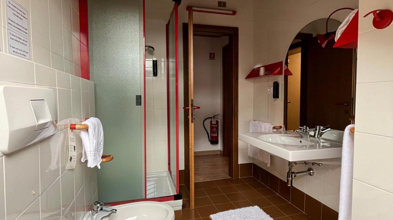 Hotel La Baita Мадонна-ди-Кампильо Экстерьер фото