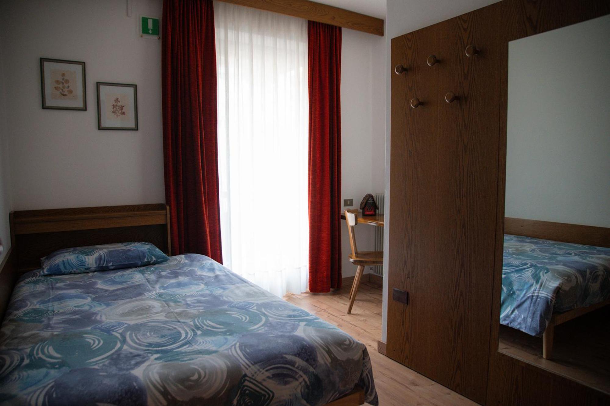Hotel La Baita Мадонна-ди-Кампильо Экстерьер фото