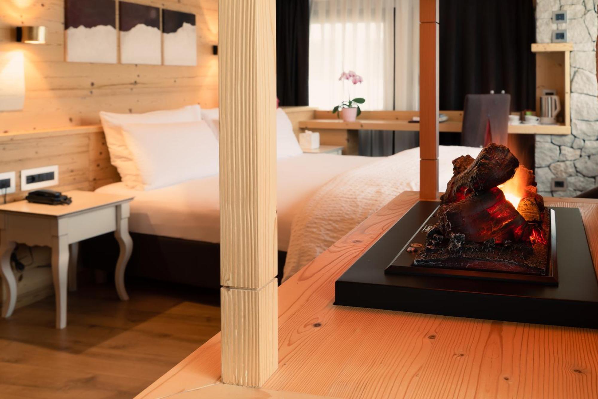 Hotel La Baita Мадонна-ди-Кампильо Экстерьер фото